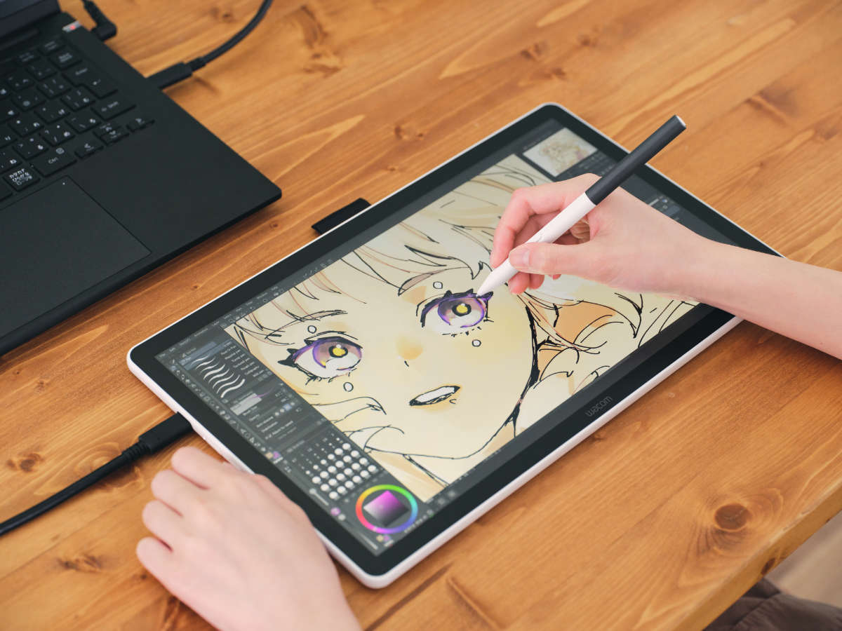 Wacom One 14 drawing display on table